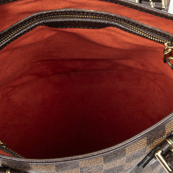 Louis Vuitton Marais - Picture 9 of 11